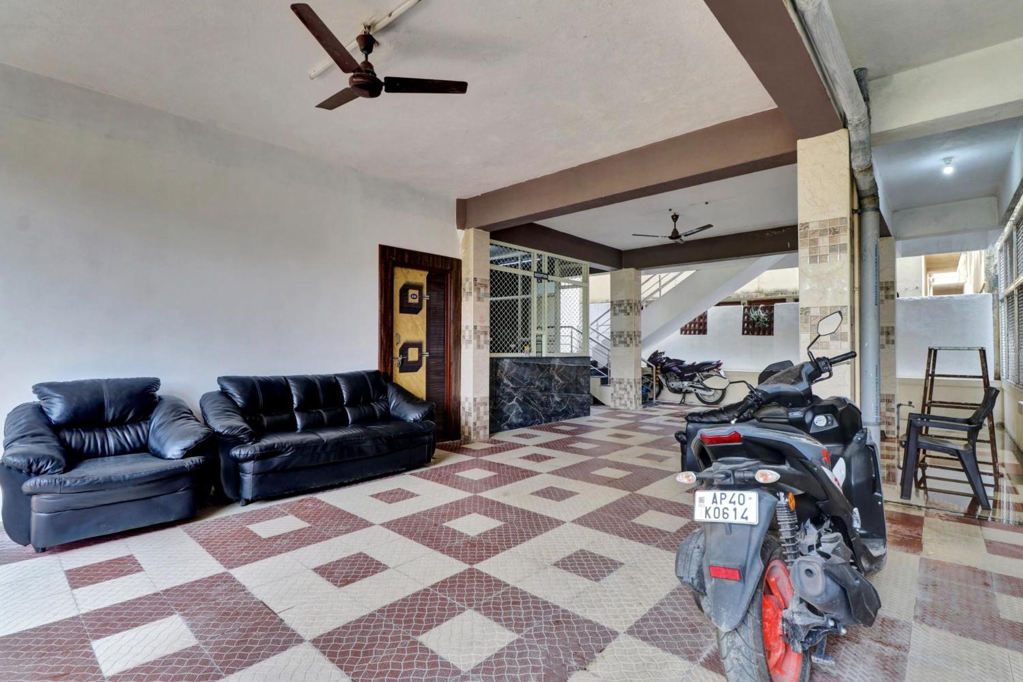 Hotel O Seshadri Homestay Τιρουπάτι Εξωτερικό φωτογραφία